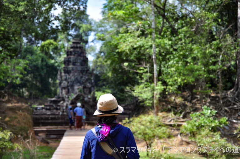 Walking around the best archeological sites of Cambodia, Priakan-Taprom. Nyakpoang Tasom