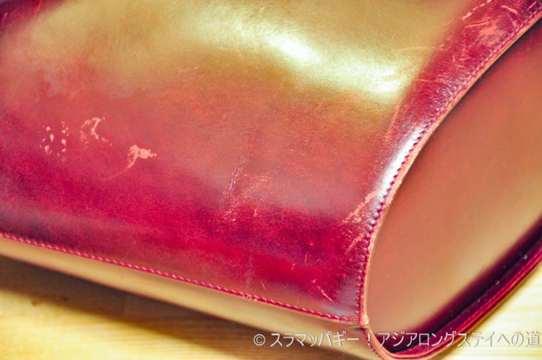 Leather artist teaches how to repair scratches and dents on the leather bag