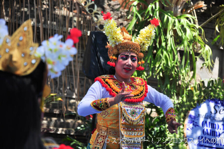 Bali ・ A gorgeous and peaceful cremation ceremony and a masterpiece of dance